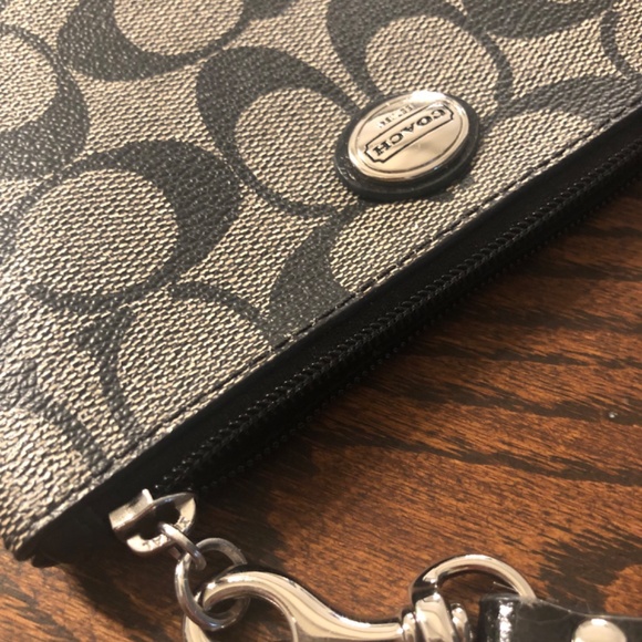 Coach Wristlet signature canvas and leather wallet bag - Picture 2 of 4